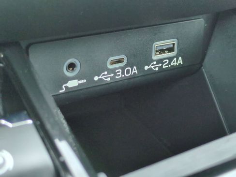 Used 2025 Subaru Outback Premium w/ Popular Package #1A AWD/4WD image 32