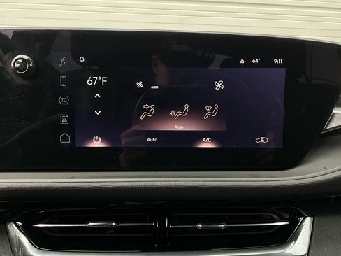 Used 2025 Buick Envista Sport Touring image 26