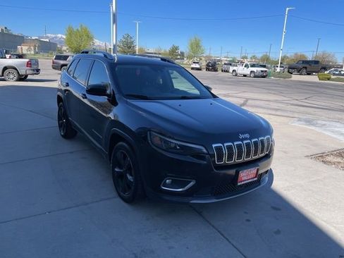 Used 2019 Jeep Cherokee Limited w/ Luxury Group FWD image 7