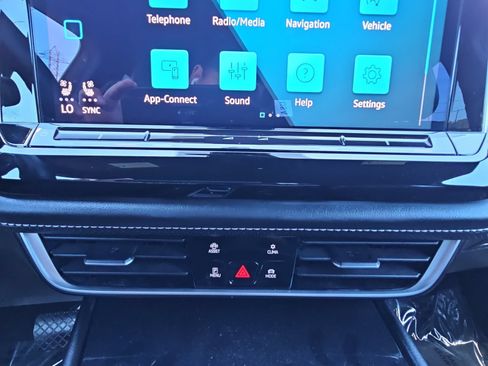 Certified 2024 Volkswagen Atlas Cross Sport SE AWD/4WD image 23