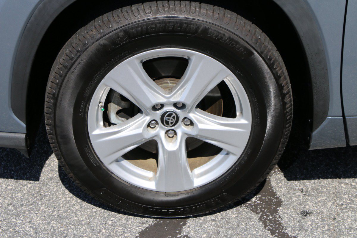 Used 2022 Toyota Highlander LE FWD image 14