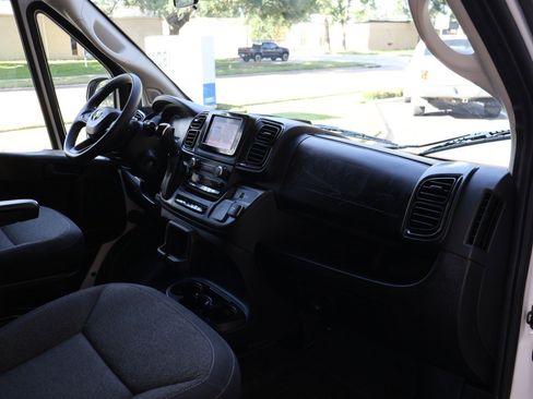 Used 2025 RAM ProMaster 2500 w/ U-Haul Equipment Group FWD image 11