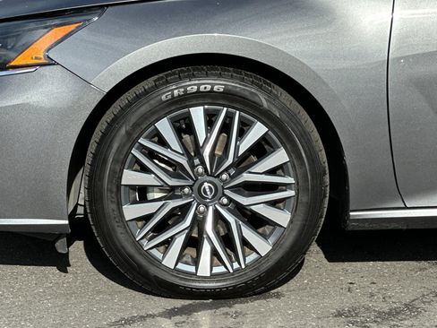 Certified 2024 Nissan Altima 2.5 SV image 25