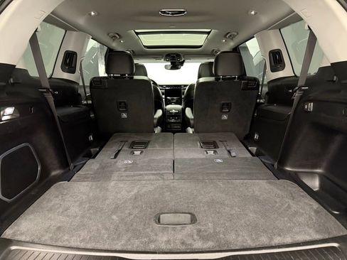 Used 2022 Jeep Grand Cherokee L Limited w/ Black Appearance Package image 11