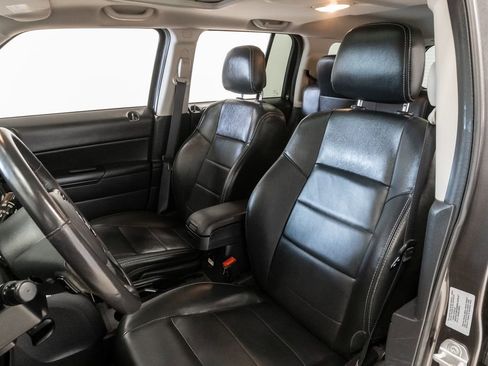 Used 2017 Jeep Patriot High Altitude AWD/4WD image 10