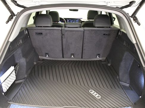 Used 2025 Audi Q5 Premium w/ Convenience Package image 55