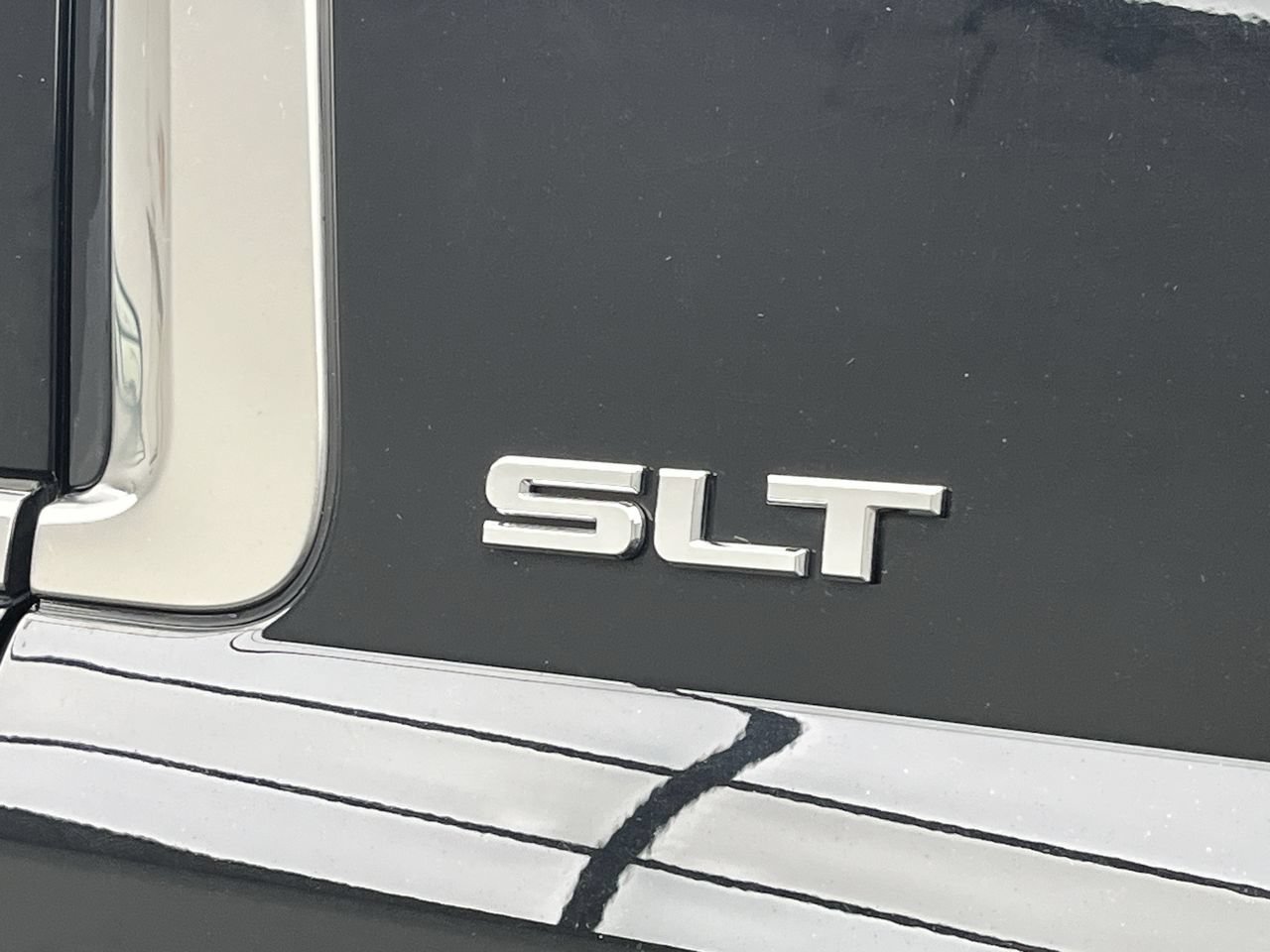 Used 2016 GMC Yukon XL SLT w/ Open Road Package AWD/4WD image 36