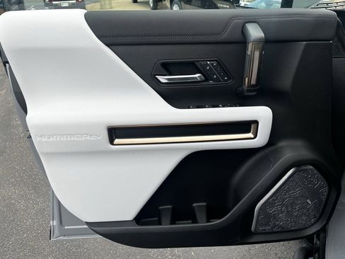 New 2025 GMC Hummer EV 3X w/ Extreme Off-Road Package image 24
