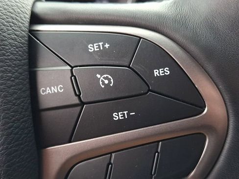 Used 2019 Jeep Grand Cherokee Altitude image 23