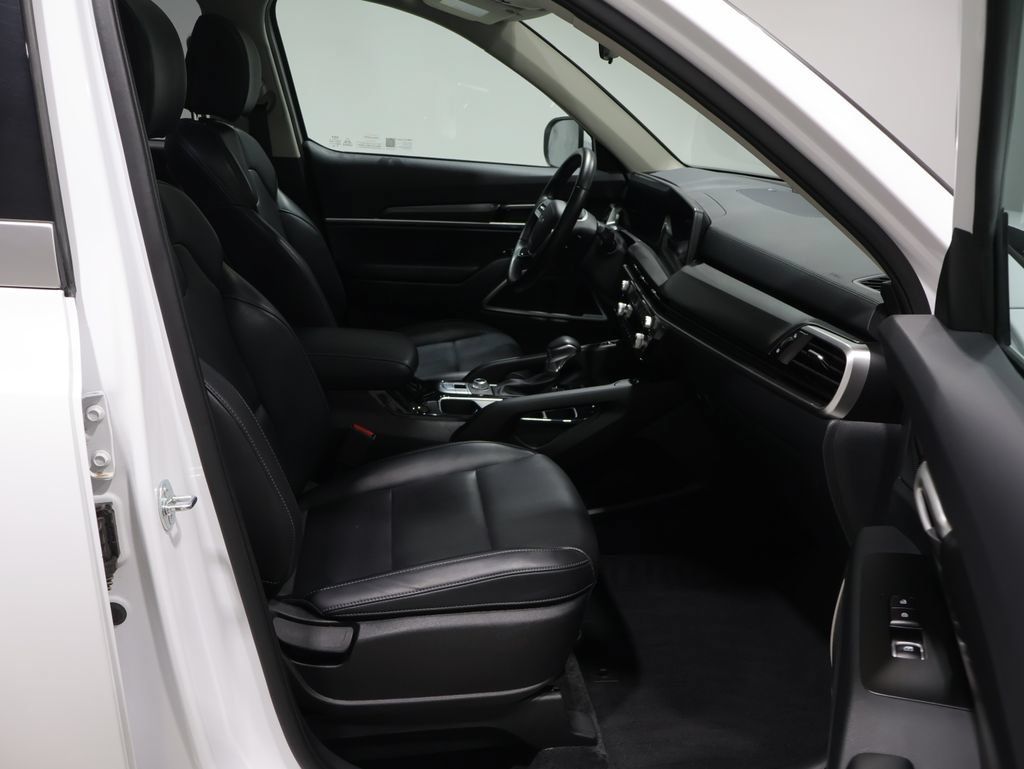 Used 2025 Kia Telluride S AWD/4WD image 26