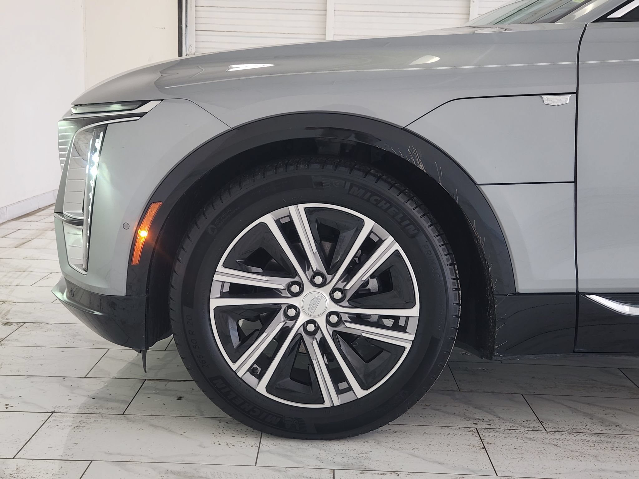 Used 2024 Cadillac Lyriq Luxury w/ LPO, Floor Liner Package RWD image 8