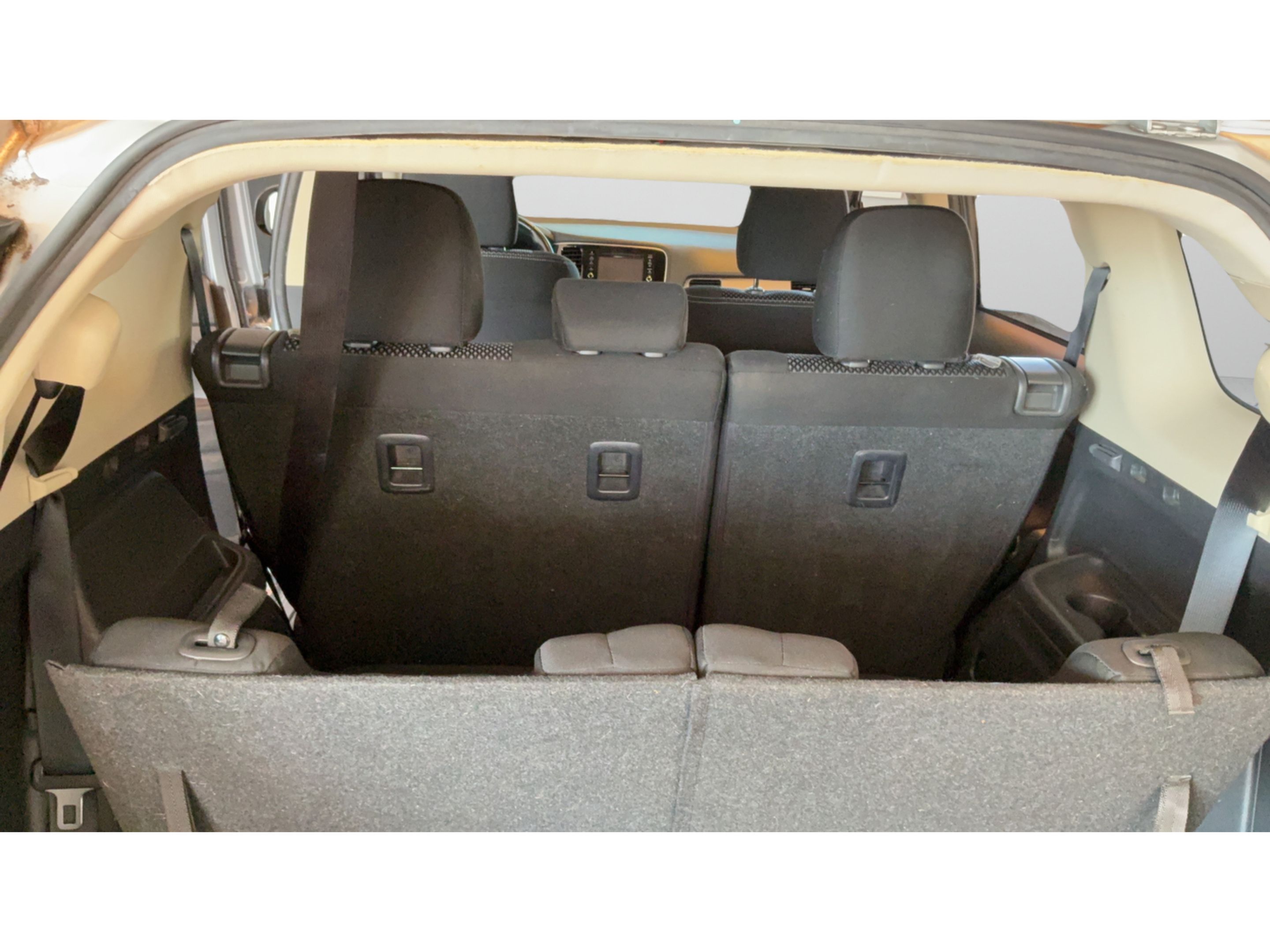 Used 2016 Mitsubishi Outlander SE FWD image 29