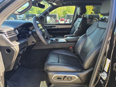 Used 2023 Jeep Wagoneer Series II image 4