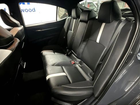 Used 2025 Toyota Camry SE image 15