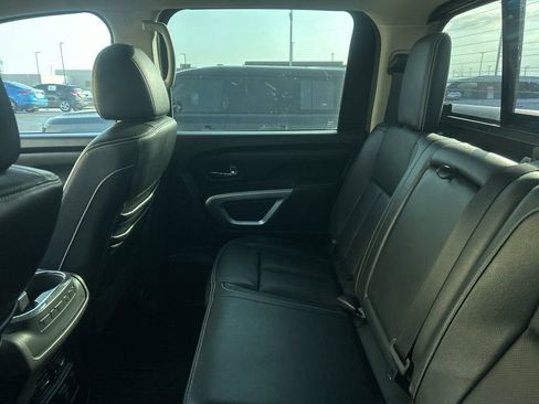 Used 2018 Nissan Titan PRO-4X w/ Pro-4x Convenience Package image 9