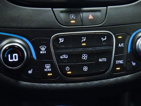Used 2023 Chevrolet Malibu LT FWD image 17