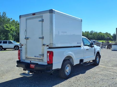 Used 2024 Ford F250 XL RWD image 6