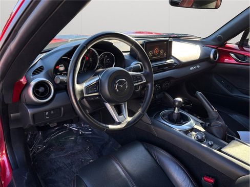 Used 2017 MAZDA MX-5 Miata RF Club image 6
