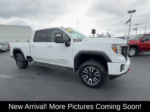 Used 2022 GMC Sierra 2500 AT4 AWD/4WD image 2