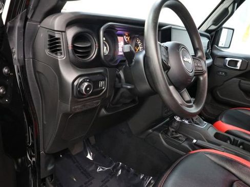 Used 2025 Jeep Wrangler Unlimited Sport AWD/4WD image 94