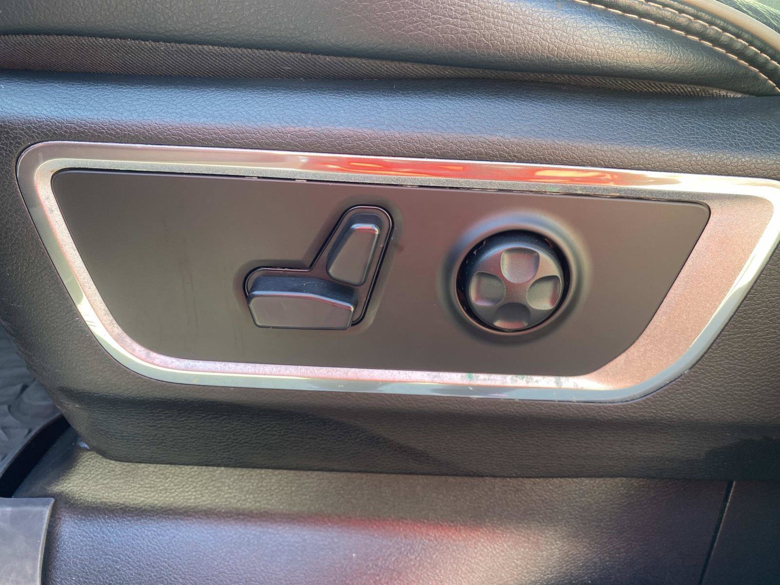 Used 2019 RAM 1500 Laramie AWD/4WD image 24