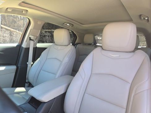 Used 2023 Cadillac XT4 Premium Luxury w/ Technology Package AWD/4WD image 9