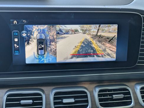 New 2026 Mercedes-Benz GLS 450 4MATIC image 25