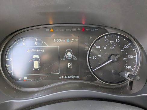 Used 2021 Nissan Kicks SR image 12