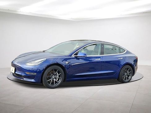 Used 2020 Tesla Model 3 Performance image 3