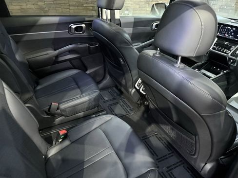 Used 2022 Kia Sorento EX w/ Panoramic Sunroof Package image 32