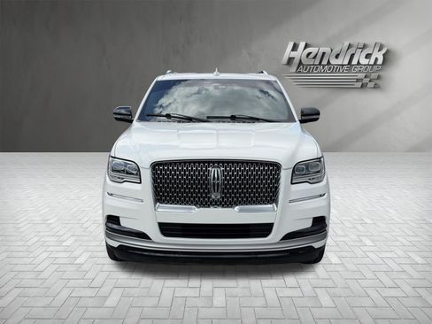 Used 2023 Lincoln Navigator L Reserve RWD image 3