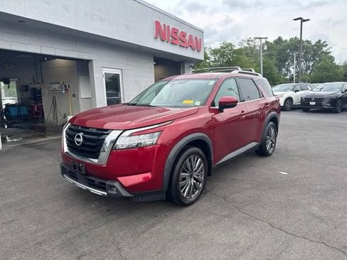Used 2022 Nissan Pathfinder SL w/ SL Premium Package AWD/4WD image 5