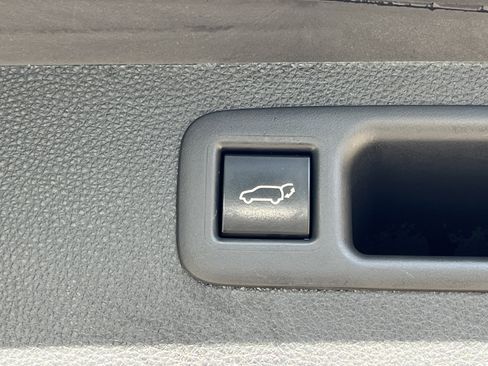 Used 2022 Toyota Highlander XLE image 29