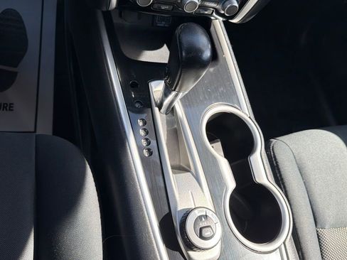 Used 2018 Nissan Pathfinder SV image 23