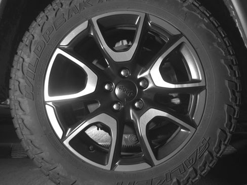 Used 2025 Jeep Compass Trailhawk image 15