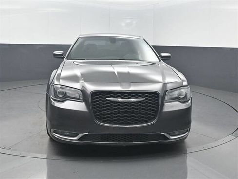 Used 2019 Chrysler 300 S image 38