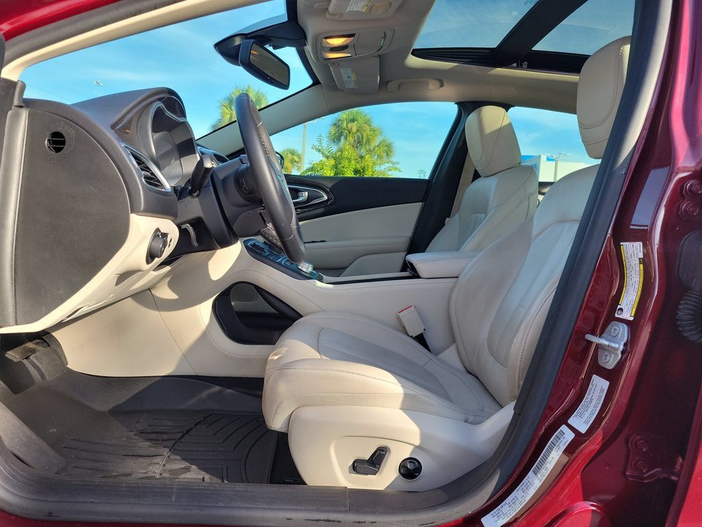 Used 2016 Chrysler 200 C FWD image 22