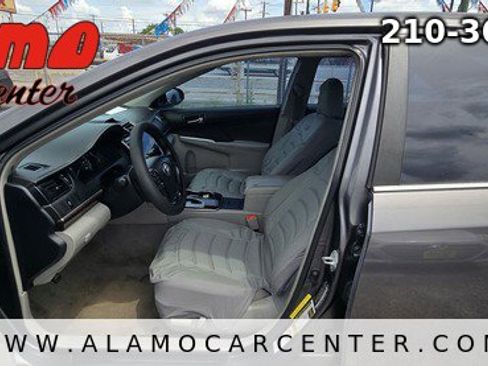 Used 2013 Toyota Camry XLE FWD image 29