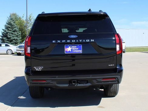 Used 2025 Ford Expedition Max Active AWD/4WD image 6