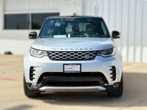 Used 2024 Land Rover Discovery Metropolitan Edition AWD/4WD image 4