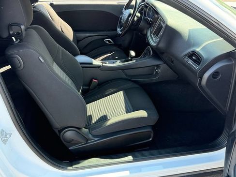 Used 2022 Dodge Challenger SXT RWD image 23