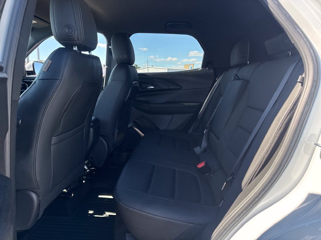 Used 2022 Chevrolet TrailBlazer ACTIV w/ Convenience Package FWD image 13