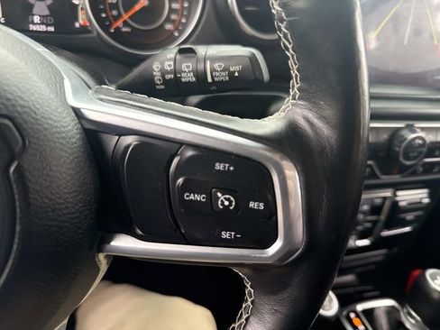 Used 2019 Jeep Wrangler Unlimited Sahara image 29