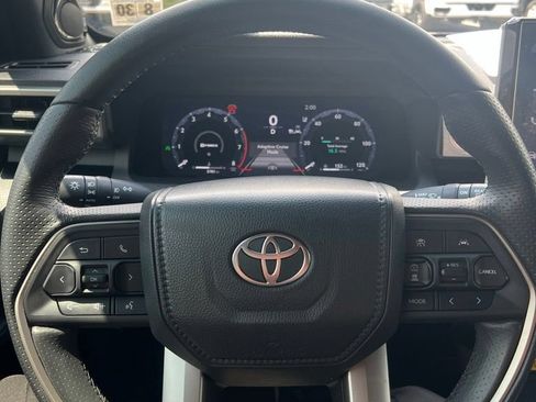 Used 2025 Toyota 4Runner Limited AWD/4WD image 12