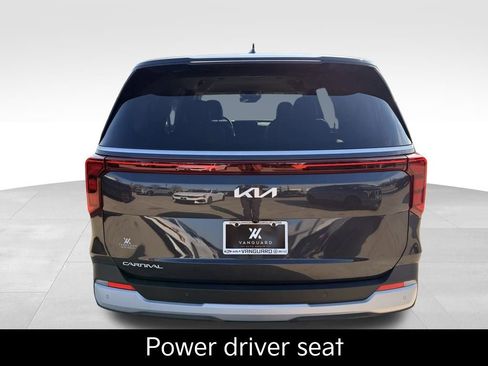 New 2026 Kia Carnival LXS image 3