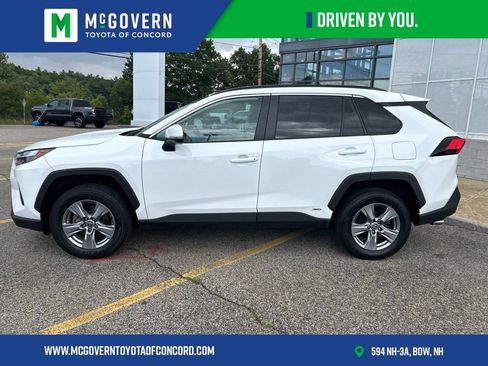 Used 2022 Toyota RAV4 XLE w/ Convenience Package AWD/4WD image 2