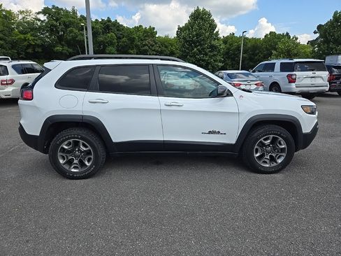 Used 2019 Jeep Cherokee Trailhawk w/ Cold Weather Group AWD/4WD image 8