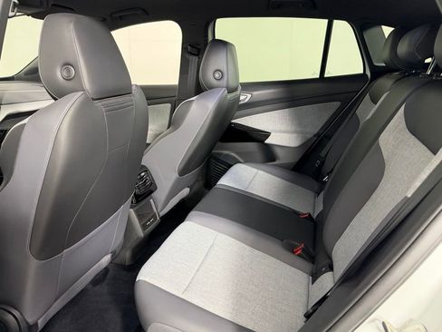Used 2023 Volkswagen ID.4 Pro image 27