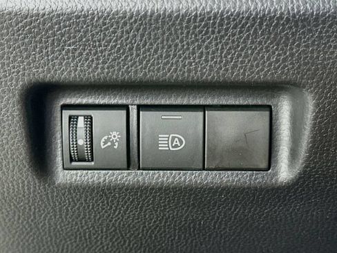 Used 2025 Toyota RAV4 LE AWD/4WD image 21