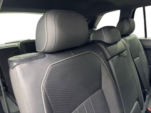 Used 2023 Volkswagen Tiguan SE R-Line image 44